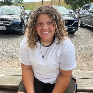 Meet your Posher, Avery